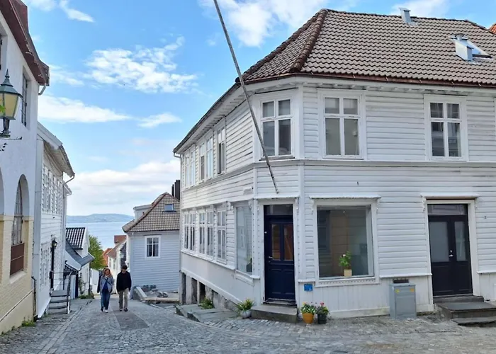 Super Cozy 3-bedroom In Picturesque Neigborhood Bergen