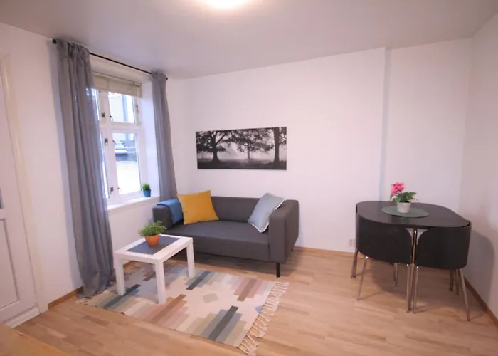 Super Cozy 3-bedroom In Picturesque Neigborhood