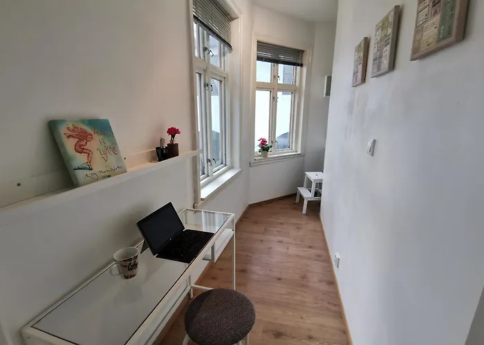 Super Cozy 3-bedroom In Picturesque Neigborhood